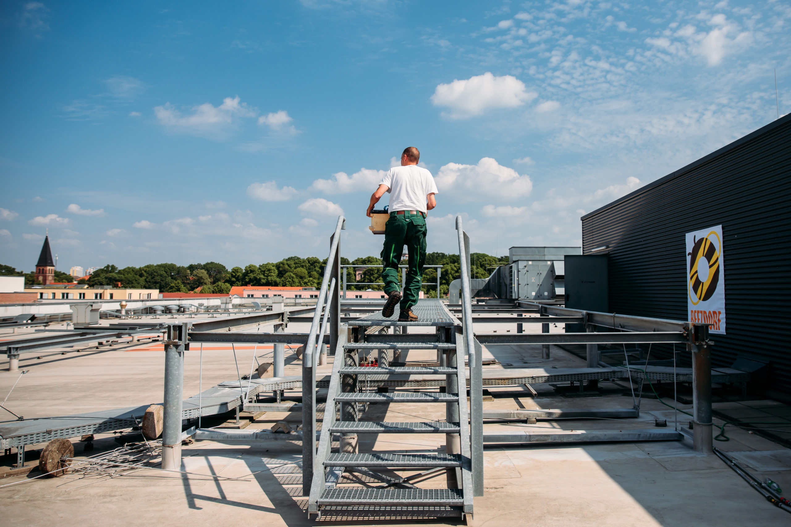 210611_Biesdorf-Center_Bienen_Teil1